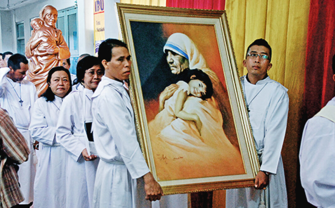 kabjak-perarakan-lukisan-dan-patung-st-teresa-september-2016-majalah-hidup