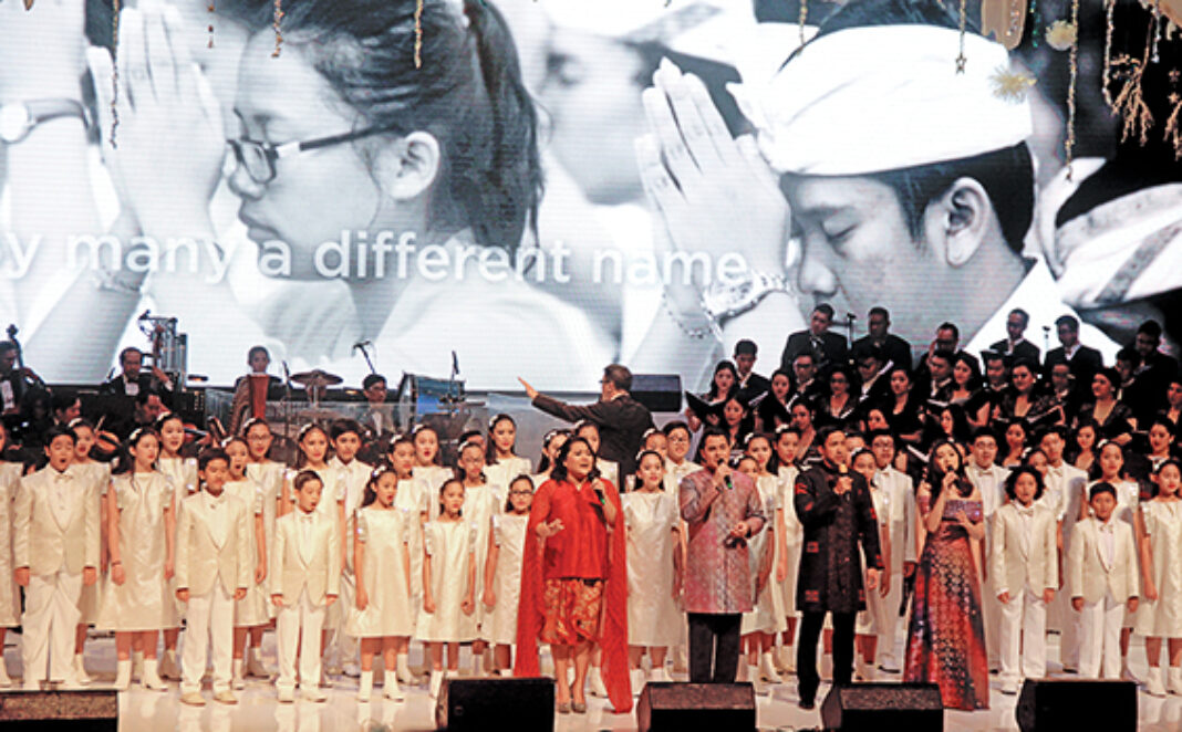 para-seniman-dalam-konser-natal-pukat-kaj-majalah-hidup-katolik