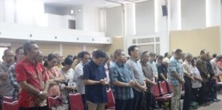 Menjadi Manusia Berdimensi Ilahi