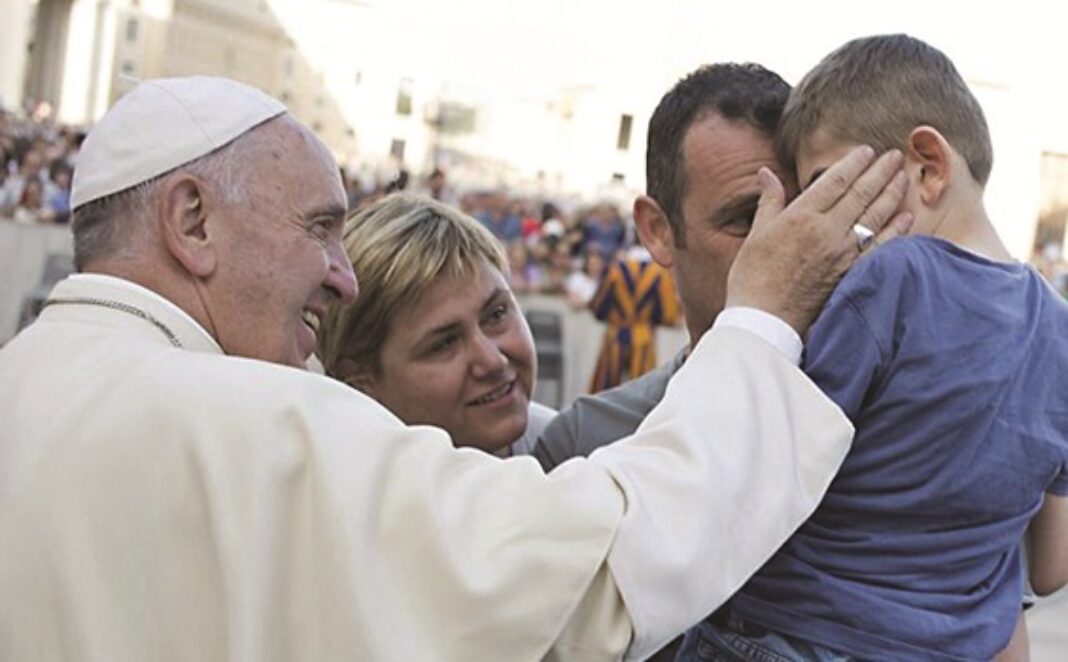 paus-fransiskus-keluarga-muda-italia-audiensi-umum-vatikan-hidupkatolik