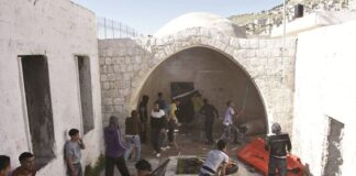 Makam St Yoseph Dirusak