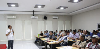 Melayani Umat, Menata Paroki