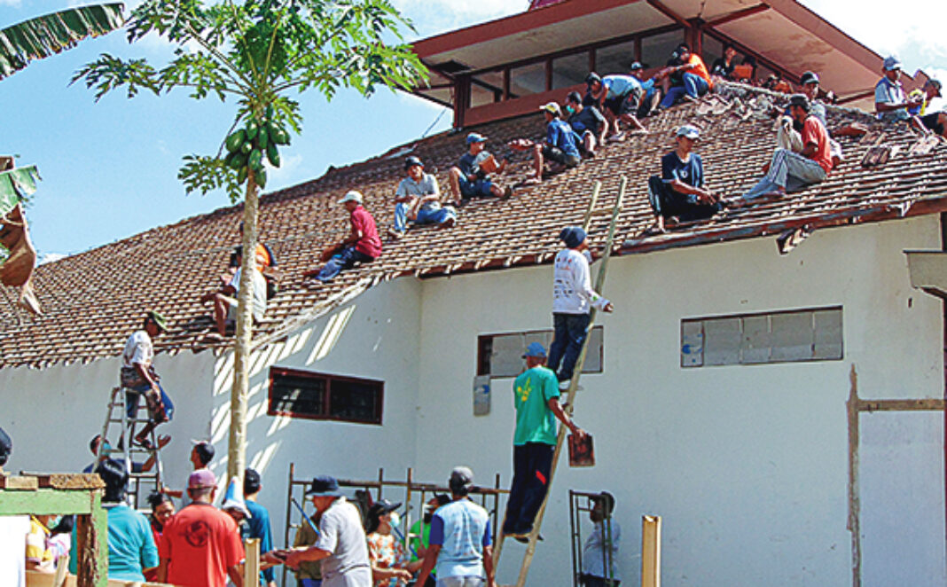 bangun gereja majalah hidup katolik