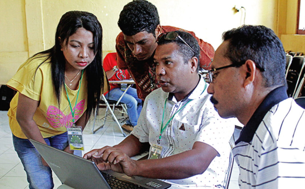 Peserta pelatihan jurnalistik Keuskupan Larantuka majalah hidup katolik