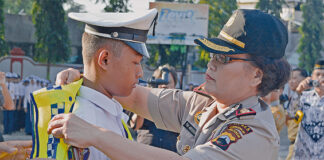 Perempuan Penjaga Keamanan Purworejo