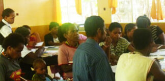 Kelas Baca Tulis bagi Buta Aksara yang dirintis oleh YAPEKPA di Sentani Papua