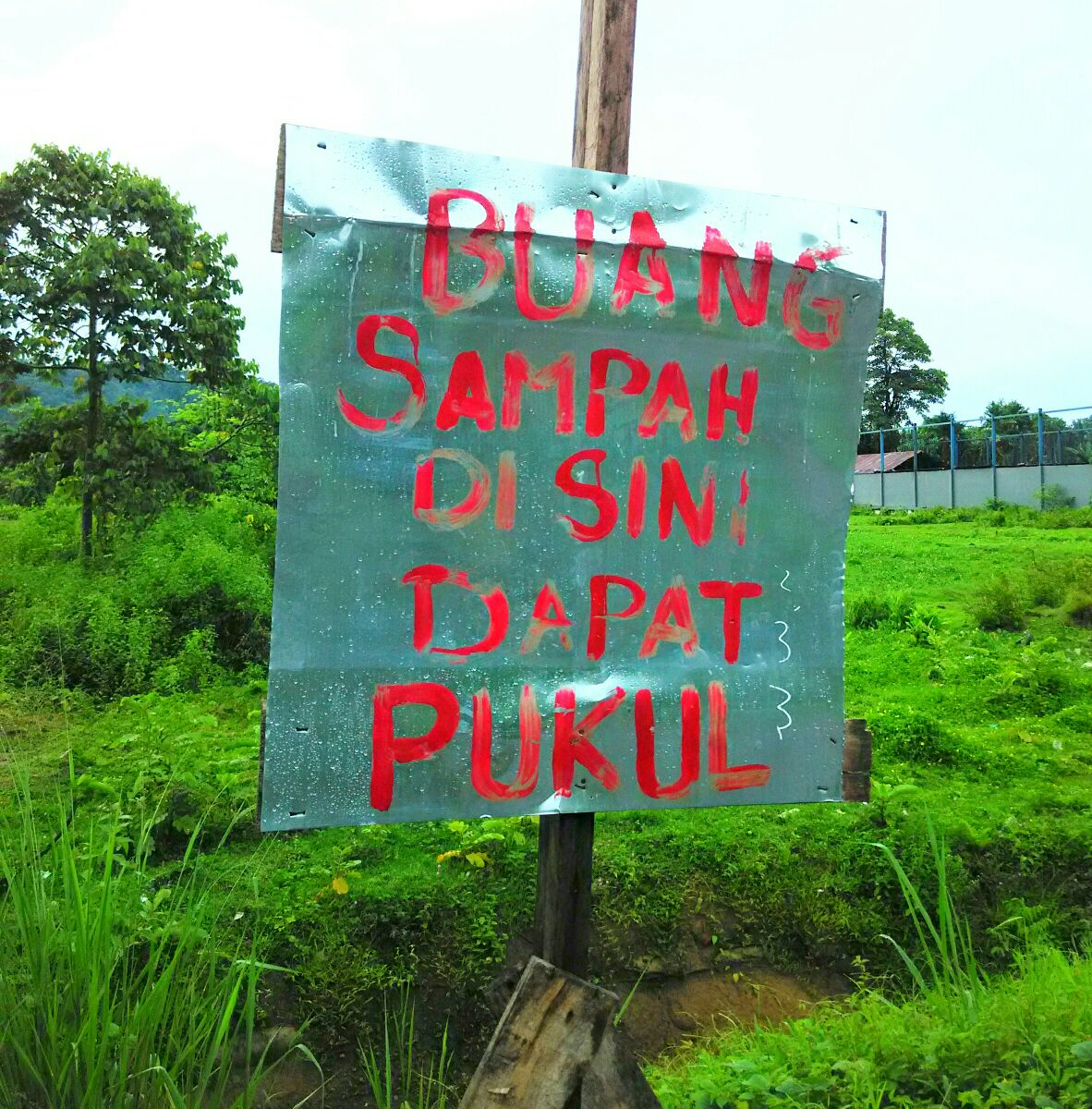 Slogan Kebersihan Sebagian Dari Iman Penggambar