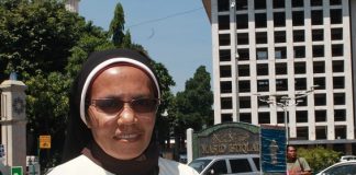 Mengutamakan Tindak Nyata Pelayanan Daripada Penghormatan