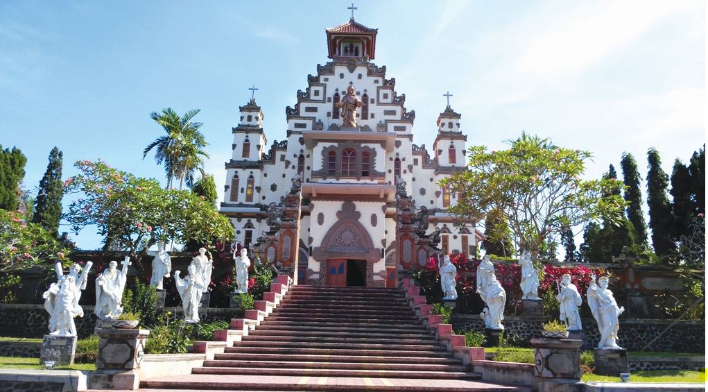 Paroki Hati Kudus Yesus Palasari  Antara Eropa dan Bali 