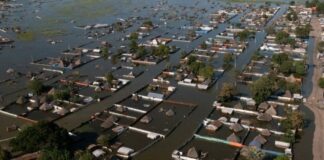Kedekatan Paus dengan Warga Terdampak Banjir di Sudan Selatan