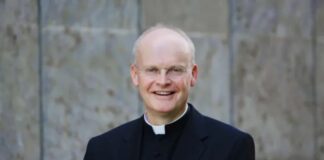 Perempuan Ditugaskan Memberikan Pembaptisan dalam Keuskupan Katolik Jerman