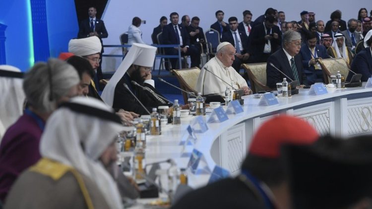 Paus di Kazakhstan: Agama Menjadi Kunci untuk Membangun Perdamaian dan Pemahaman Dunia