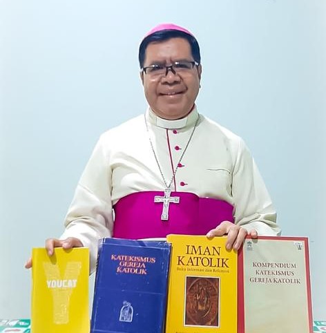 Mgr. Yan dan Katekismus