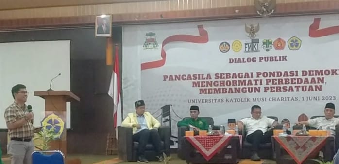 Dialgo Publik1