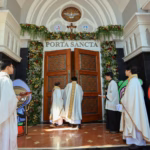PORTA SANCTA GEREJA SANTO LAURENSIUS: TAHUN PENUH RAHMAT TUHAN