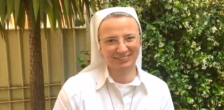 Sr. Simona Brambilla, Prefek Perempuan Pertama di Vatikan