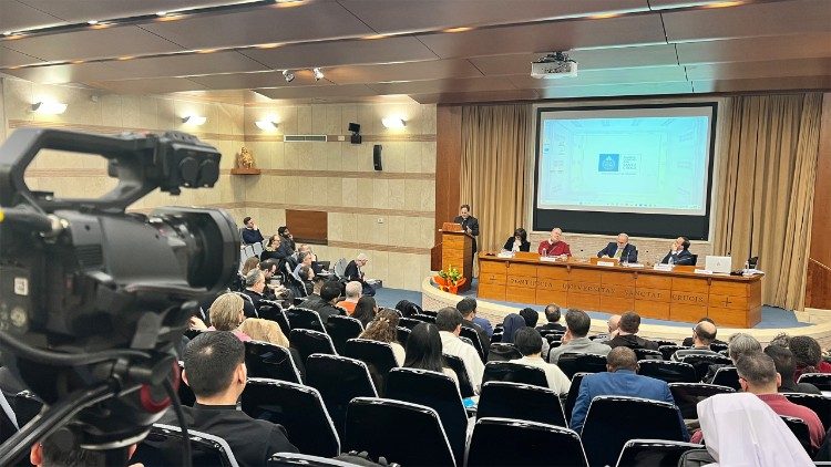 Misionaris Digital: Siapa yang Memengaruhi Para ‘Influenser’?