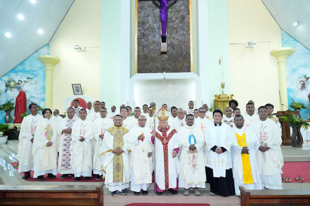 Uskup Mandagi Melarang Imam Merauke Menggunakan Kecerdasan Buatan untuk Menyusun Khotbah: Ketergantungan pada Teknologi Instan Akan Merusak Nalar dan Membuat Pelayan Tuhan Menjadi Malas!