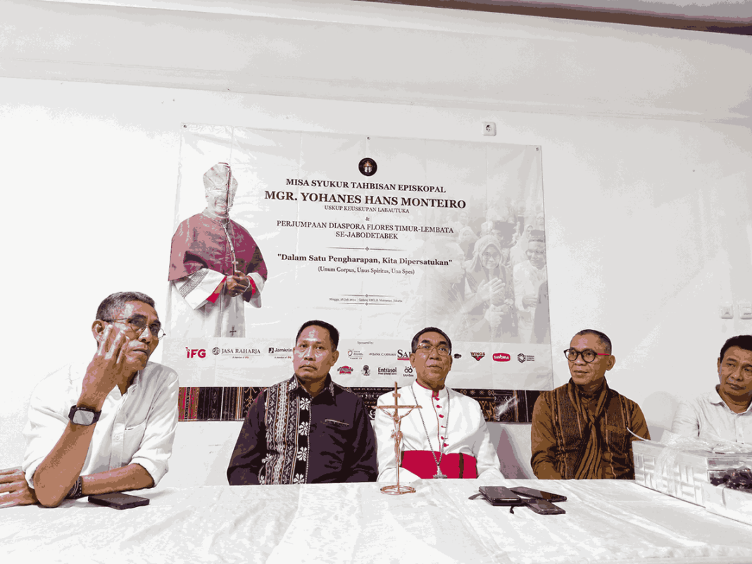 Mgr. Hans Ajak Diaspora Larantuka Menjadi Duta Damai di Tanah Rantau