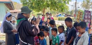 Tak Kenal Hari Libur! Terus Bergerak Layani Korban Gempa Flores: Solidaritas dan Pelayanan Kemanusiaan Para Saudara-Saudari Fransiskan bagi Penyintas Gempa di Flores